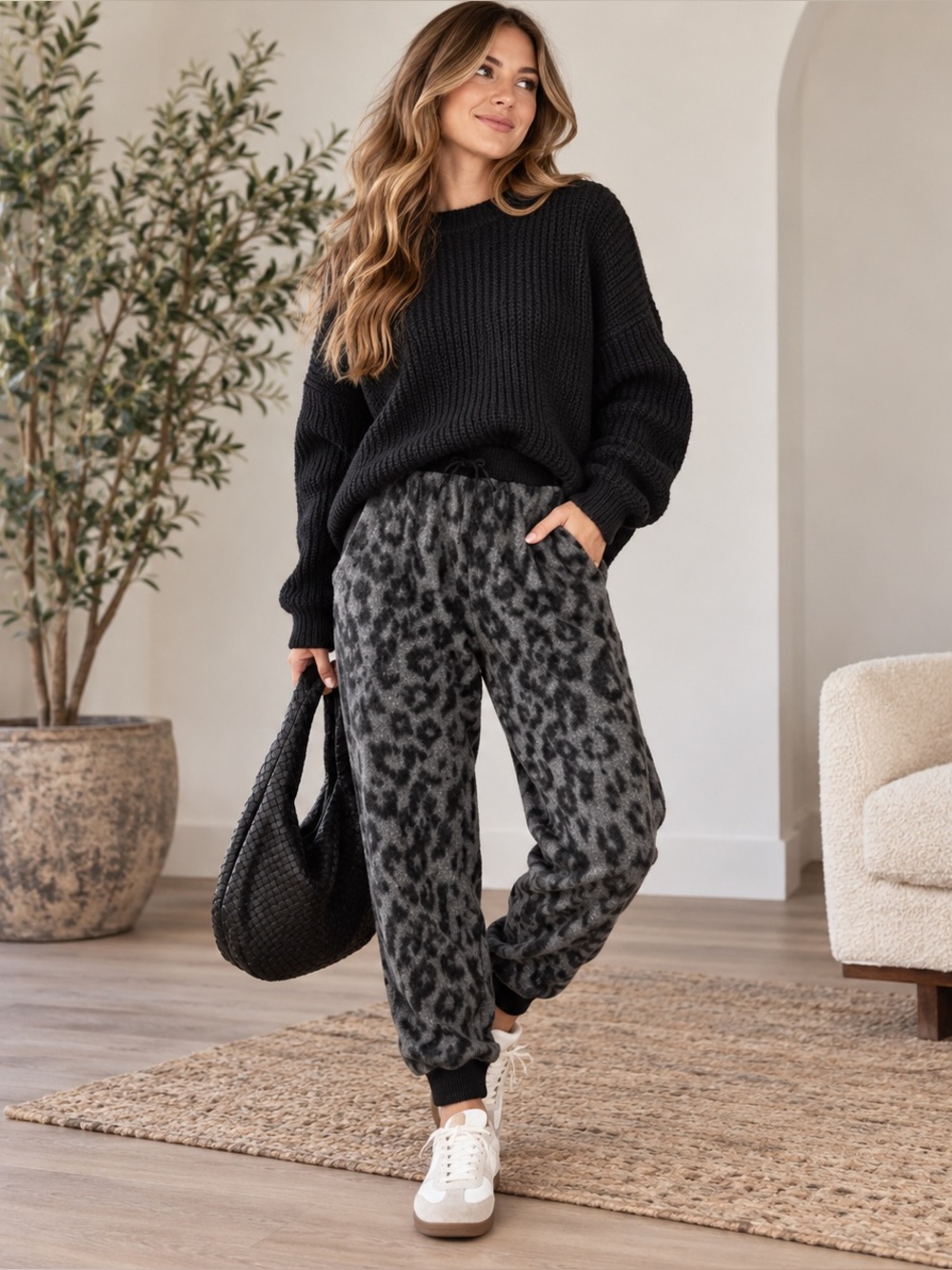 Mystree Women’s M Gray Black Leopard Fuzzy Velour Jogger Pants Animal Print NWT